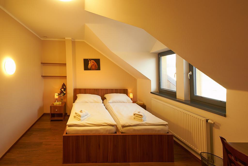 Hotel Horse Riding - Jezdecky Areal Tršice Стая снимка