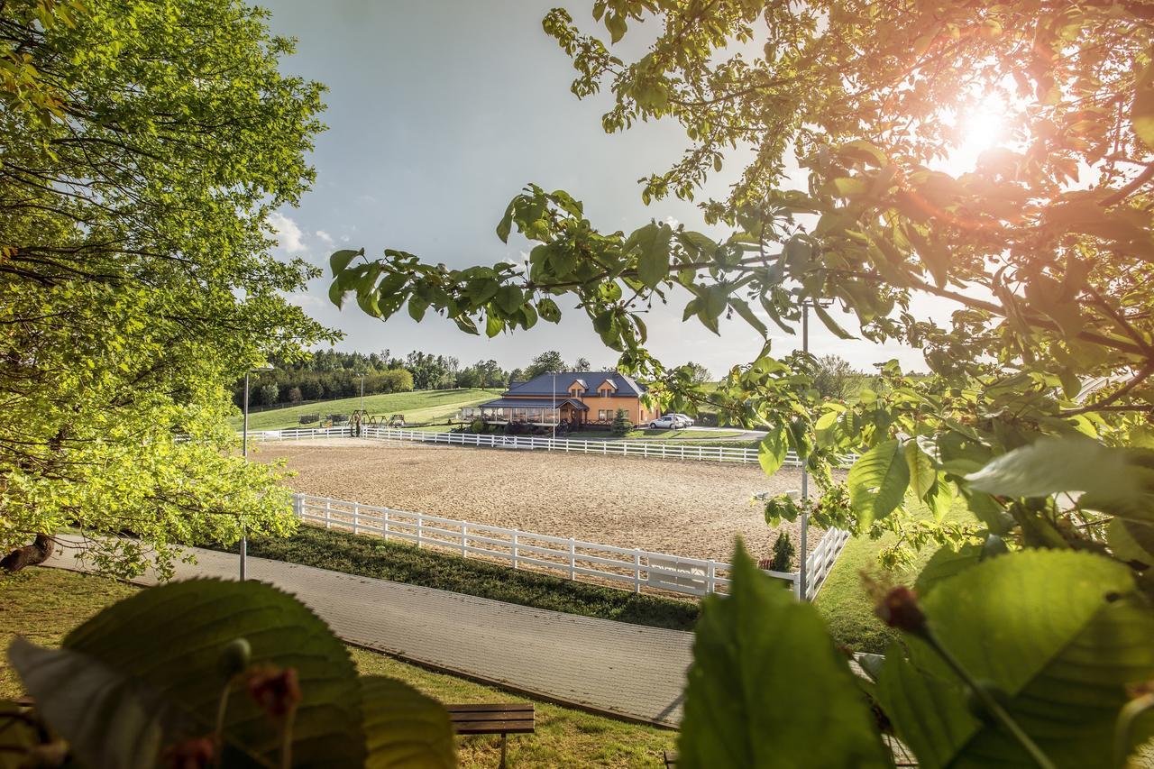 Hotel Horse Riding - Jezdecky Areal Tršice Екстериор снимка