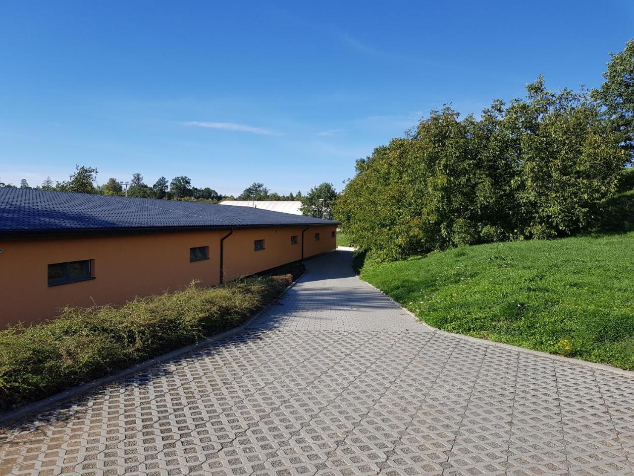 Hotel Horse Riding - Jezdecky Areal Tršice Екстериор снимка